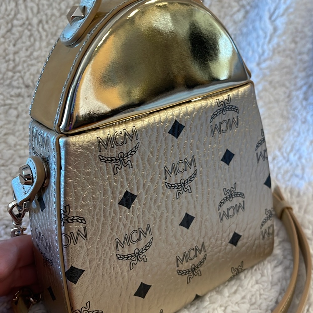 Mcm Stark Pushlock Cluth In Visetos - image 7